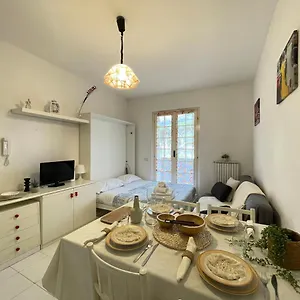 Appartamento Zona Poeti - Relax In Piscina - Free Parking